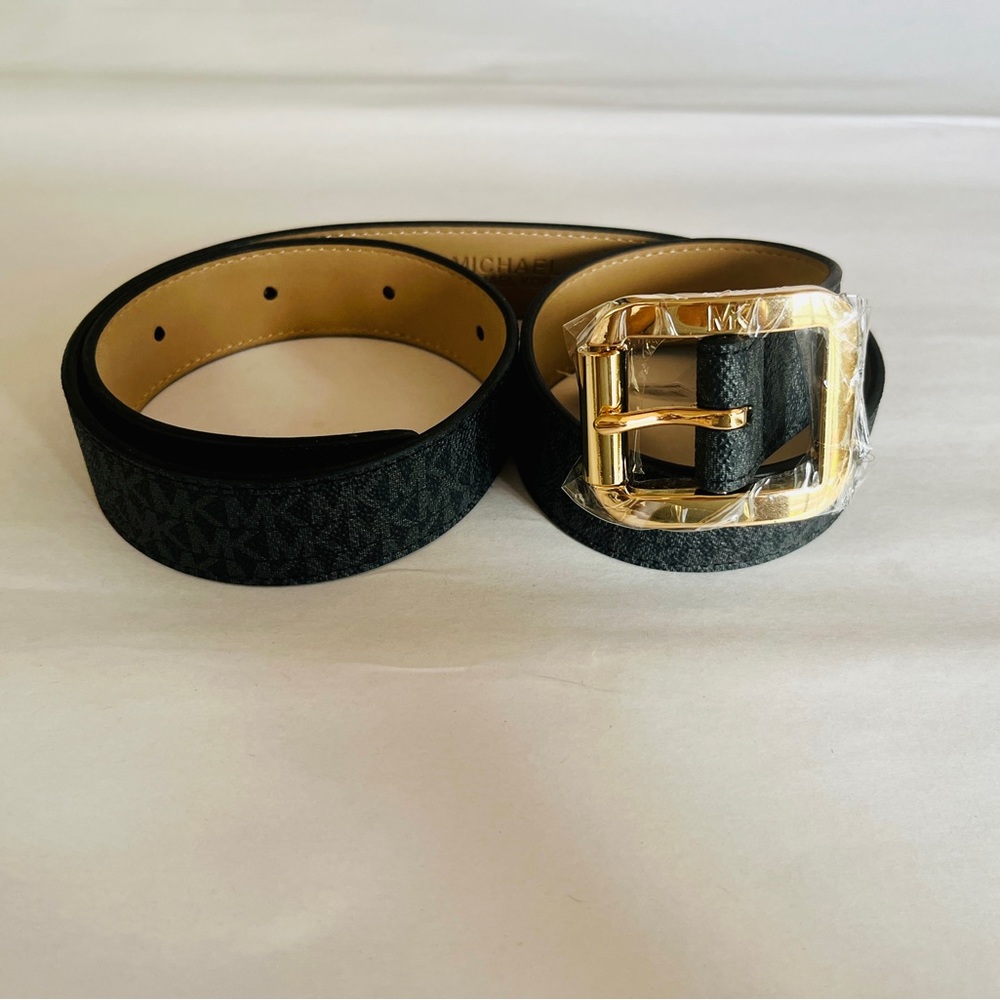 Michael Kors Black/Black Signature Logo Monogram Buckle Belt (556267C), Medium. - Picture 6 of 9